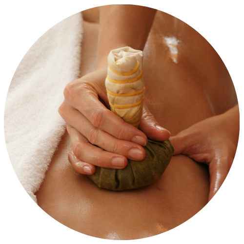 Massage aux pochons aux plantes et à l'huile chaude qui apaise les tensions et les raideurs à Amboise et ses environs